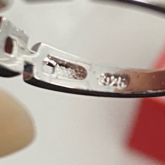 Red ring - Picture 2 of 2